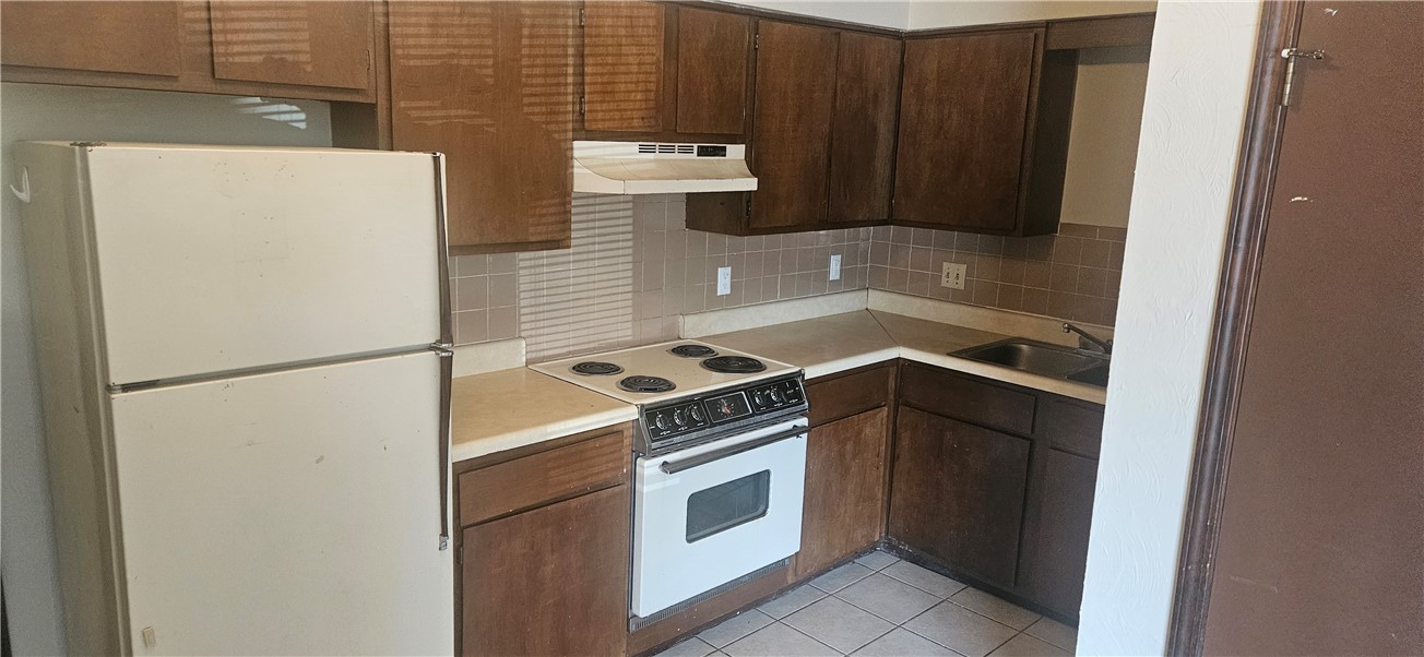 Archais-Bushnell - Residential Lease