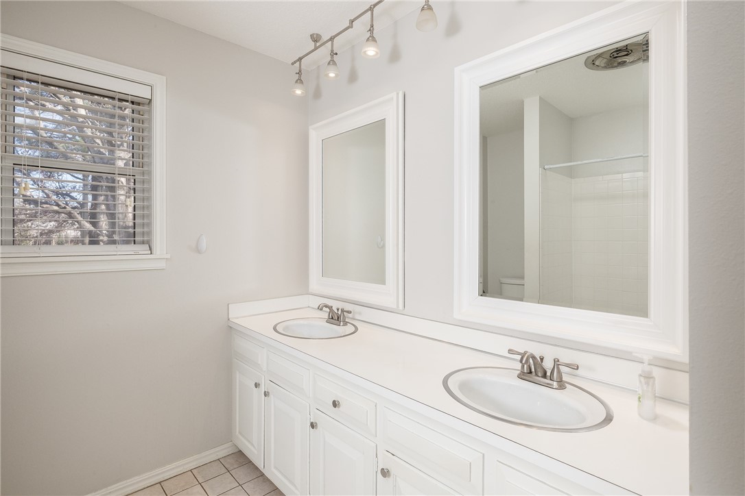 Oaks Manor Sub - Residential