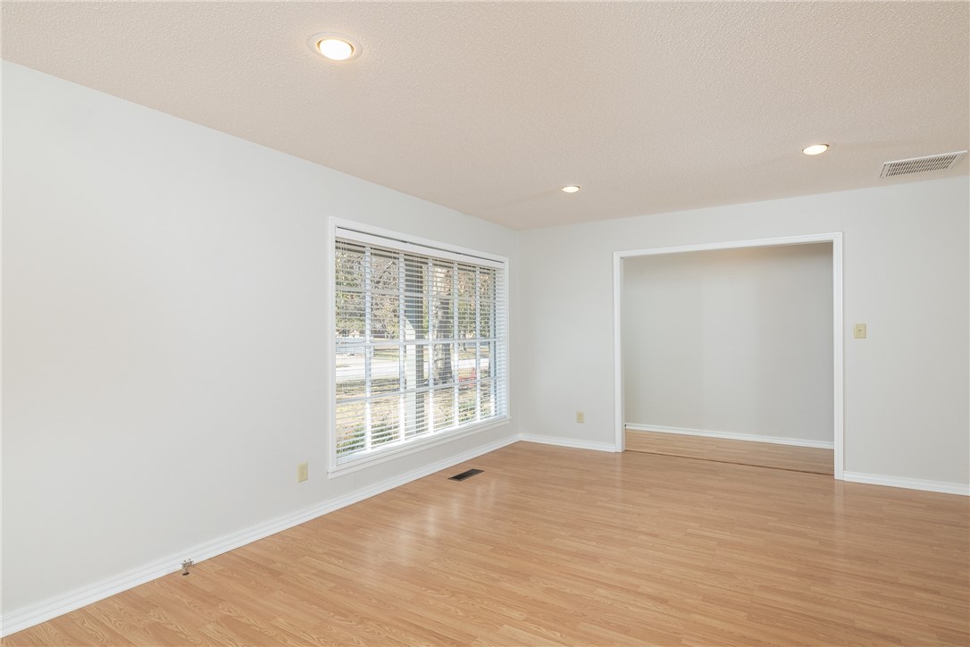 Oaks Manor Sub - Residential