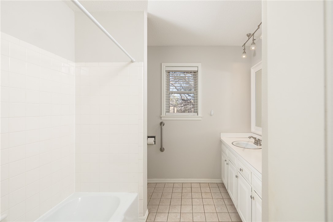 Oaks Manor Sub - Residential