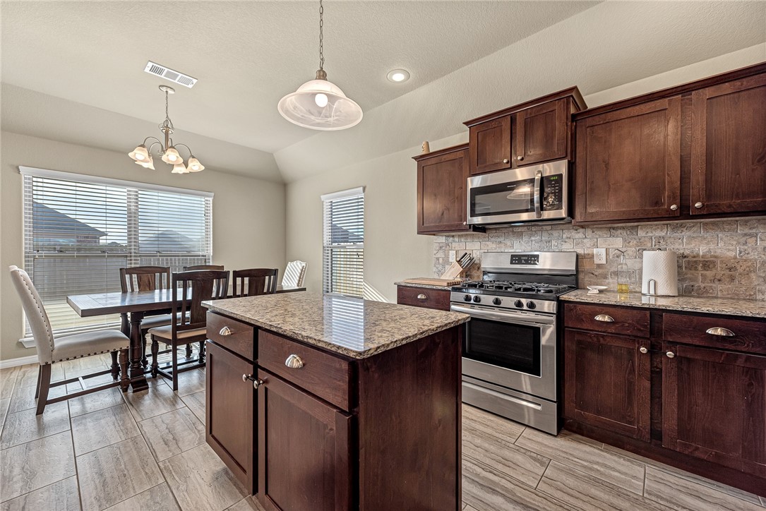 Chelsea Point Ii Rogers - Residential