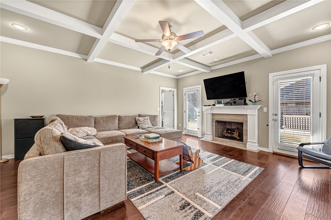 Chelsea Point Ii Rogers - Residential