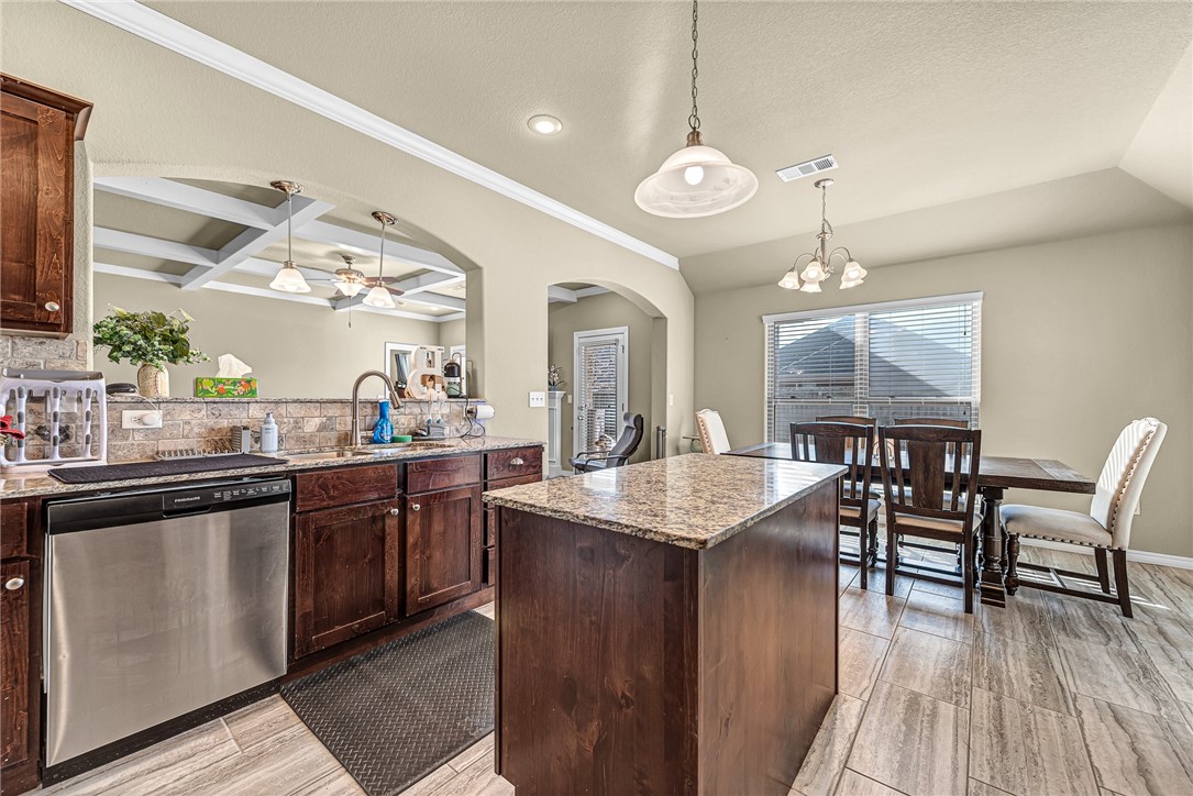 Chelsea Point Ii Rogers - Residential