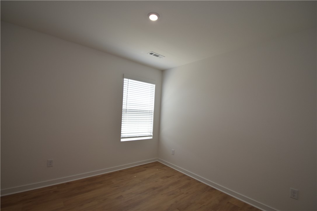 Wagon Wheel Crossing - Residential Lease