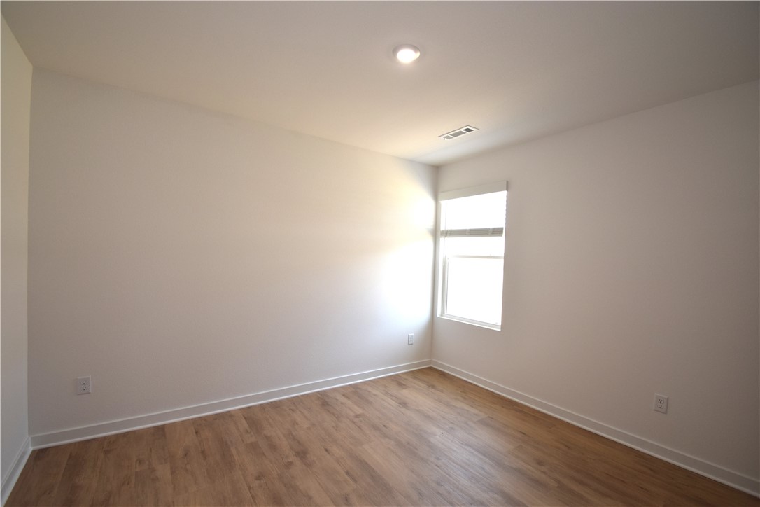 Wagon Wheel Crossing - Residential Lease