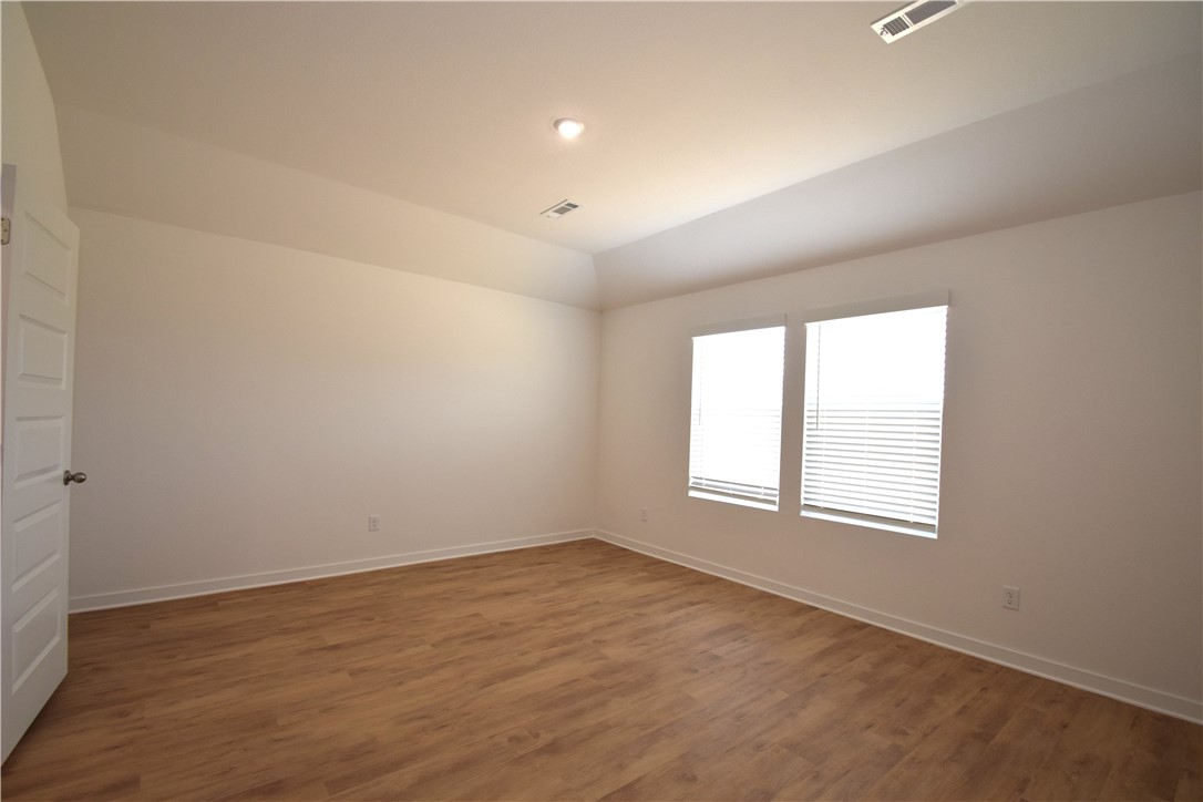 Wagon Wheel Crossing - Residential Lease