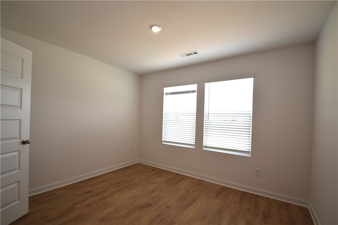 Wagon Wheel Crossing - Residential Lease