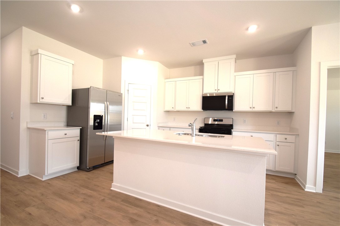 Wagon Wheel Crossing - Residential Lease