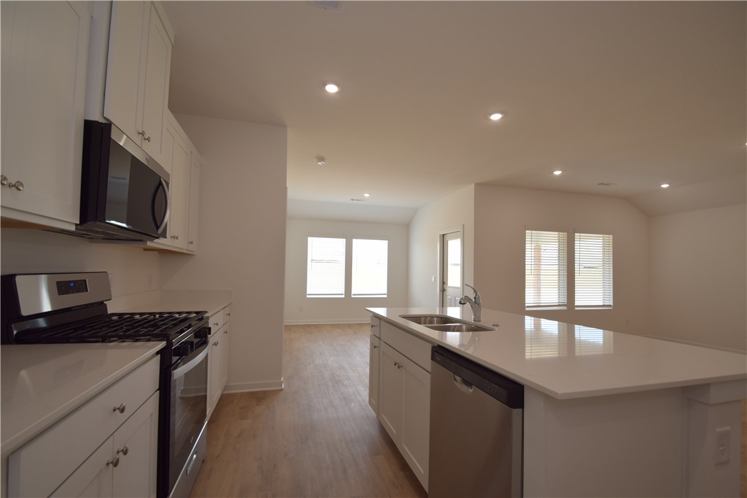 Wagon Wheel Crossing - Residential Lease