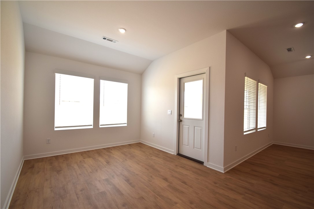 Wagon Wheel Crossing - Residential Lease