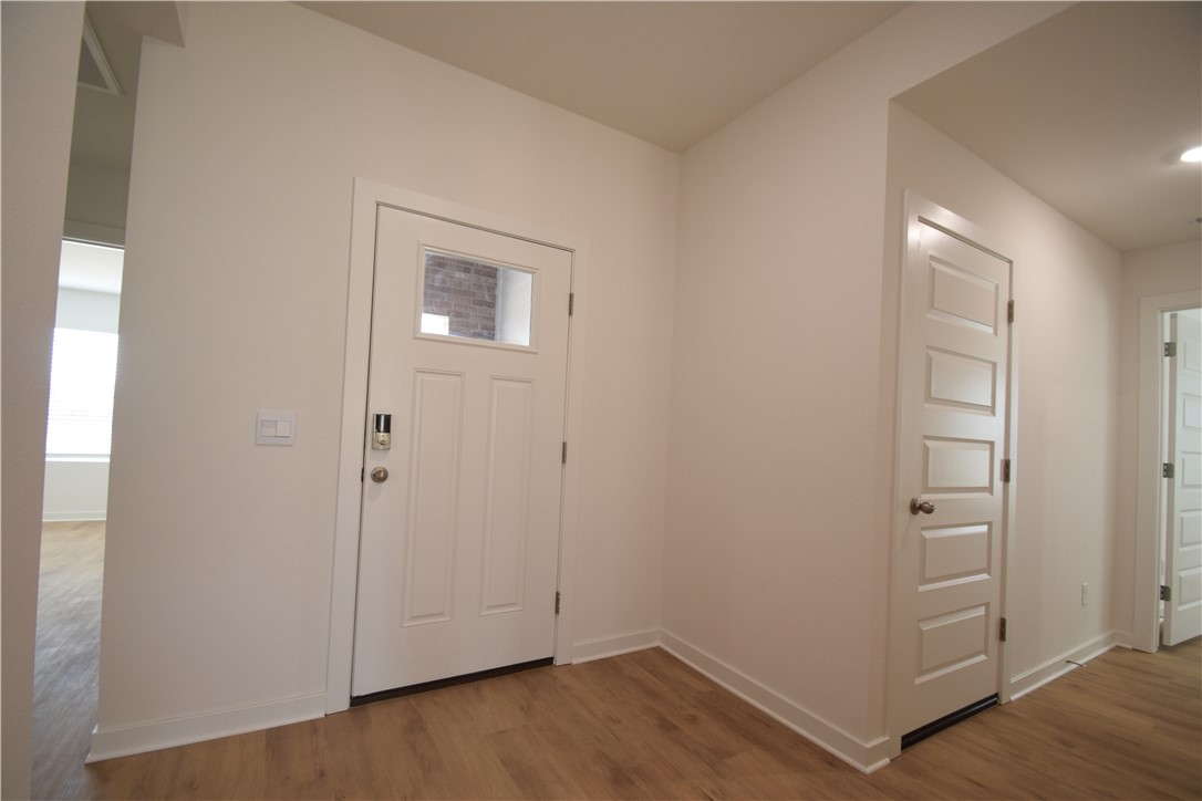 Wagon Wheel Crossing - Residential Lease