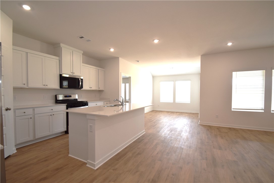 Wagon Wheel Crossing - Residential Lease