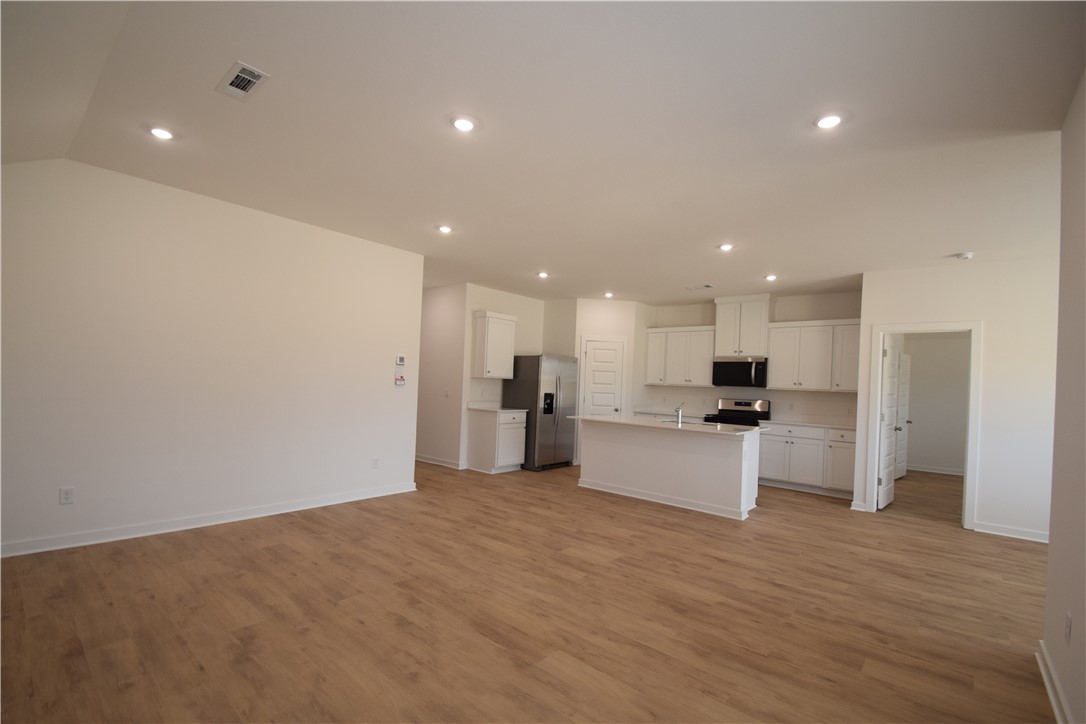 Wagon Wheel Crossing - Residential Lease