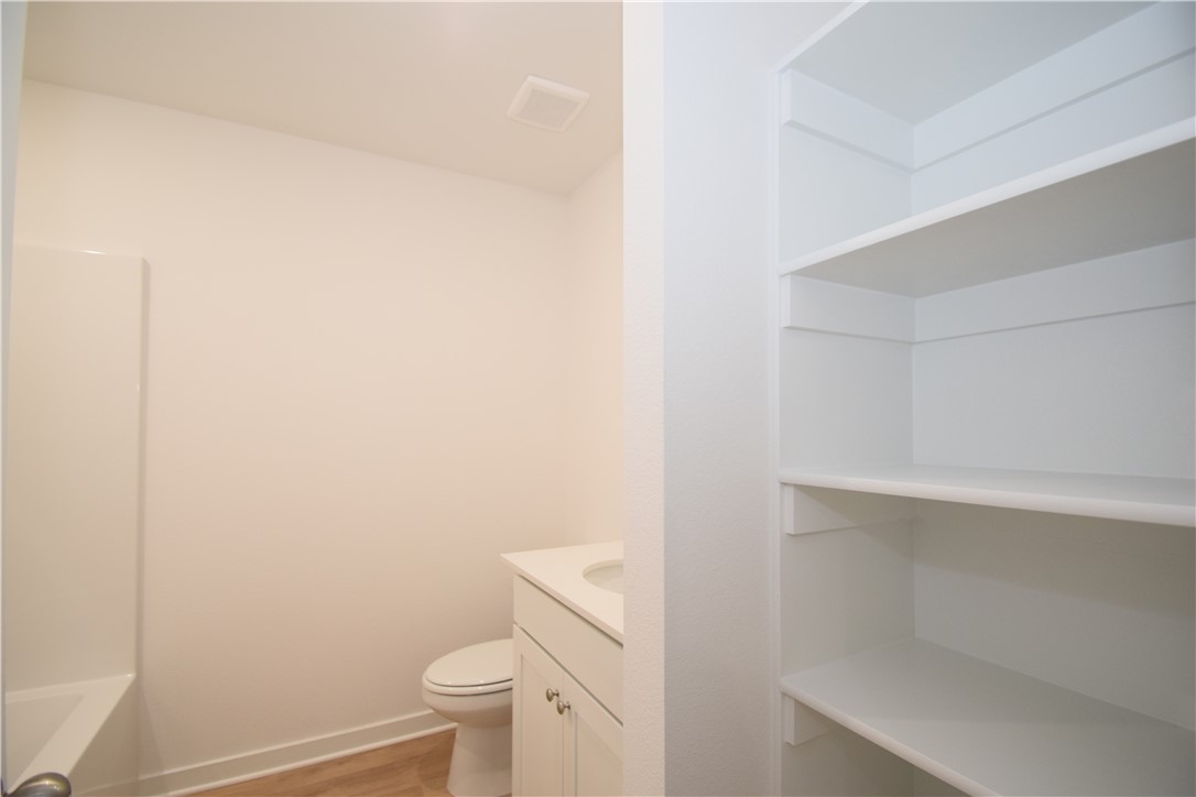 Wagon Wheel Crossing - Residential Lease