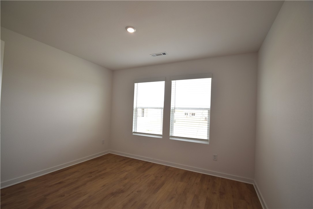 Wagon Wheel Crossing - Residential Lease