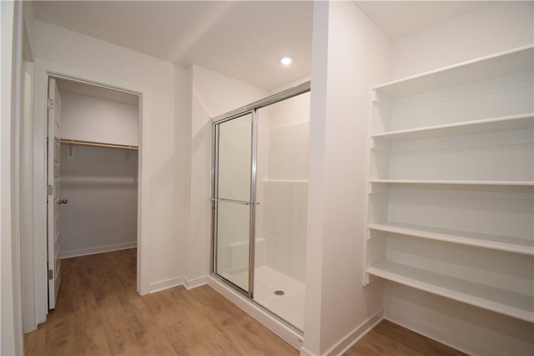 Wagon Wheel Crossing - Residential Lease