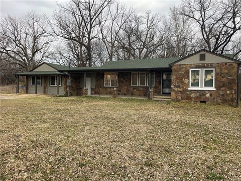 Photo of 4600 E Huntsville Road, Fayetteville, AR 72701 (MLS # 1336003)