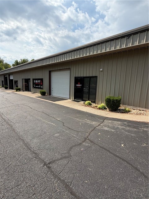 Photo of 6028 W Stoney Brook Road Suites 7-11 #Suites 7-11, Rogers, AR 72758 (MLS # 1363873)