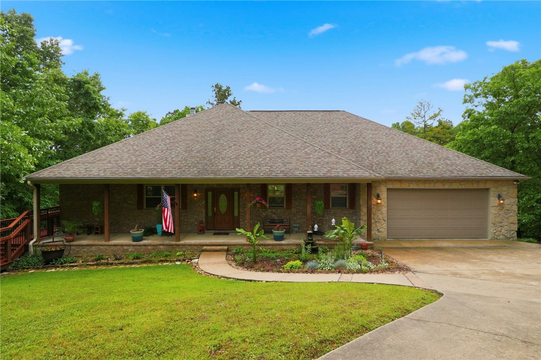 Point At Falls Hollow, The - Residential