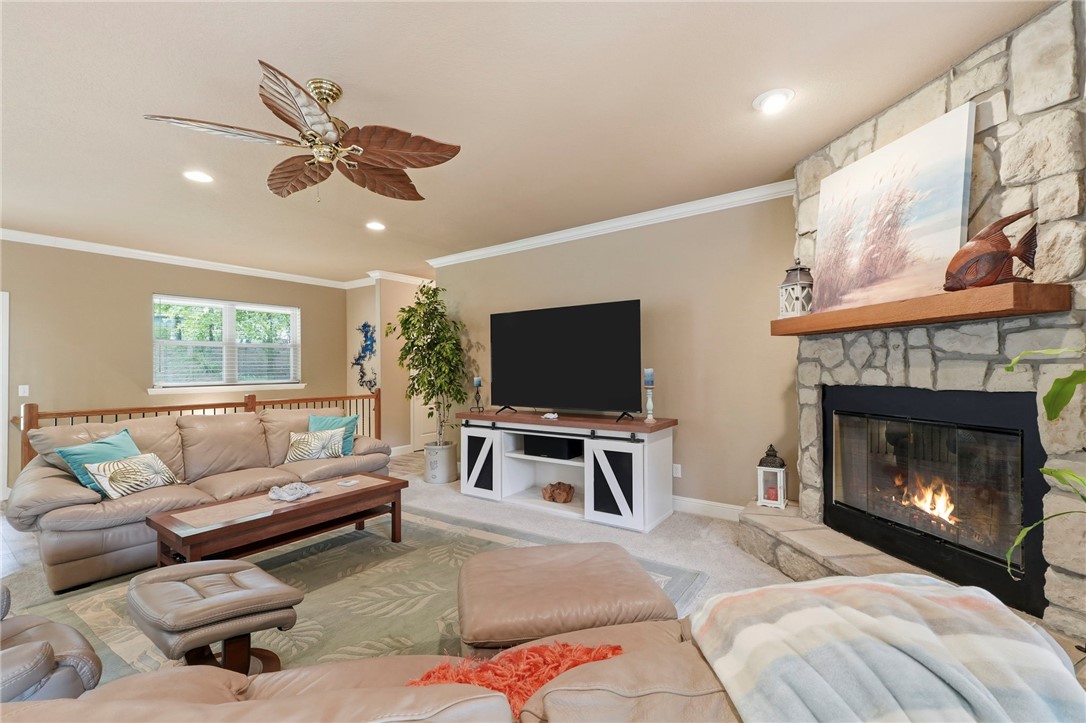 Point At Falls Hollow, The - Residential