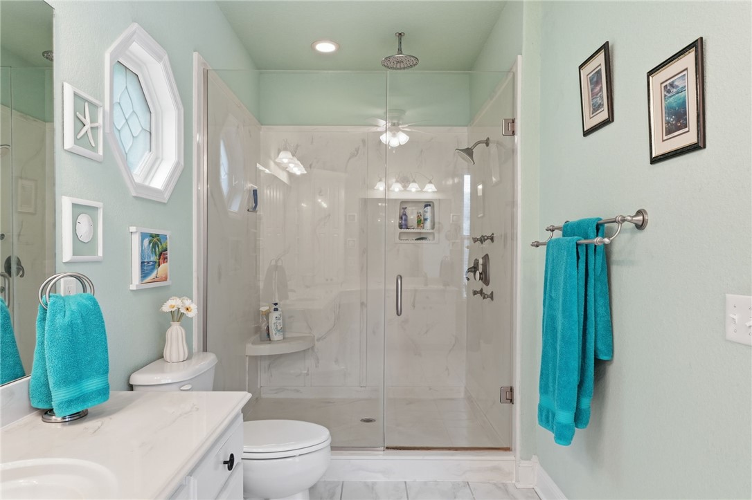 Point At Falls Hollow, The - Residential