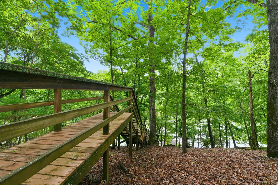 Point At Falls Hollow, The - Residential