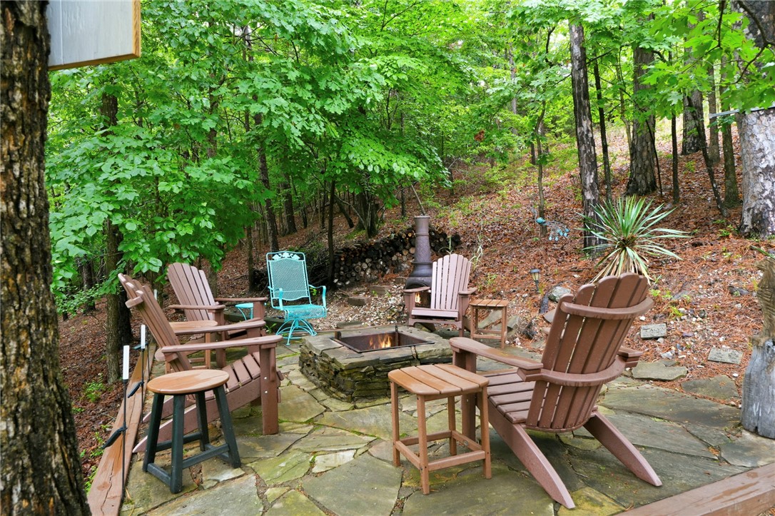 Point At Falls Hollow, The - Residential