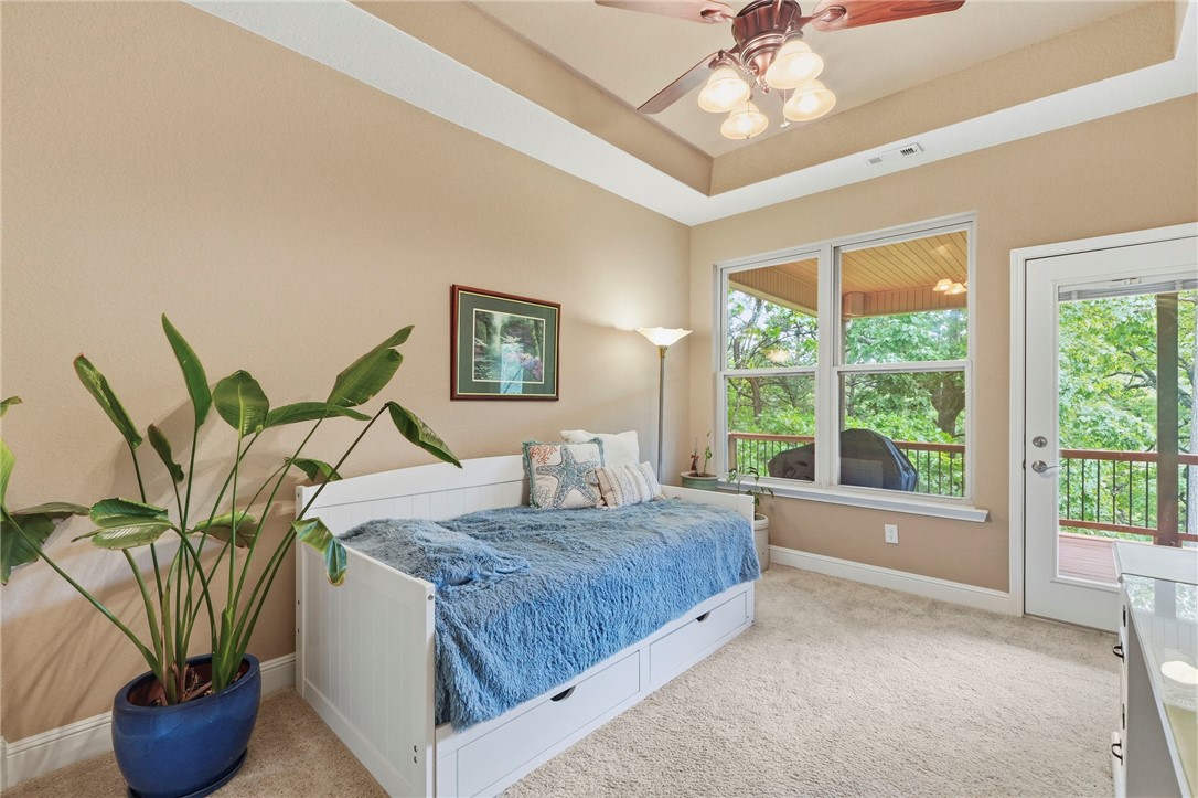 Point At Falls Hollow, The - Residential