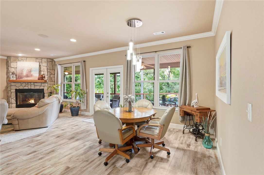 Point At Falls Hollow, The - Residential