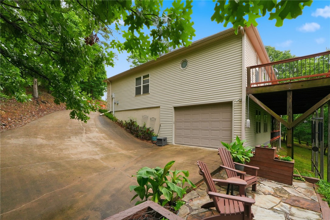 Point At Falls Hollow, The - Residential