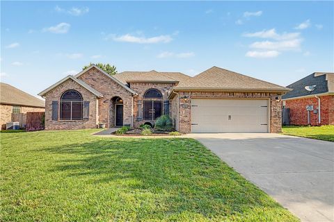 Photo of 4208 SW Brownstone Avenue, Bentonville, AR 72712 (MLS # 1344374)