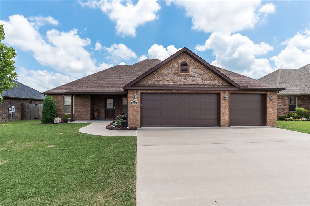 Nothing beats the design & layout of this immaculate home! Spacious Master suite includes a luxurious Master bath w/ jetted tub & tiled walk in shower w/ two shower heads & a third rain shower head fixture. The master bath flows into a 15 X 8 master closet w/ access to laundry room. Kitchen features gas cooktop, pantry, granite counters, under mount sinks, custom cabinets & under cabinet lighting Hand scraped wood floors and premium ceramic tile in wet areas. 2 east facing patios off living room & master.