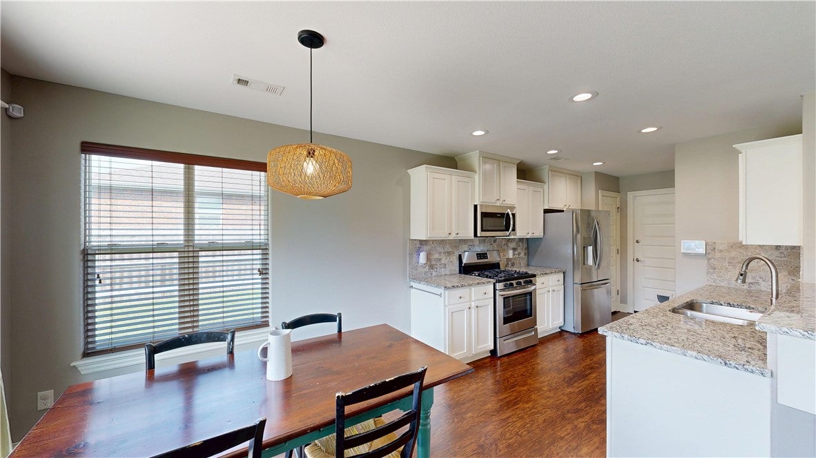 143 Alexandra Loop