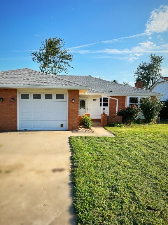 Enjoy cul-de-sac living in this updated 2 bed, 2 bath townhome. New deck overlooks a yard with a new chain-link fence. The interior is fully remodeled with new flooring, countertops, and appliances (stove, dishwasher). A prime location close to schools, parks, and all your shopping needs.