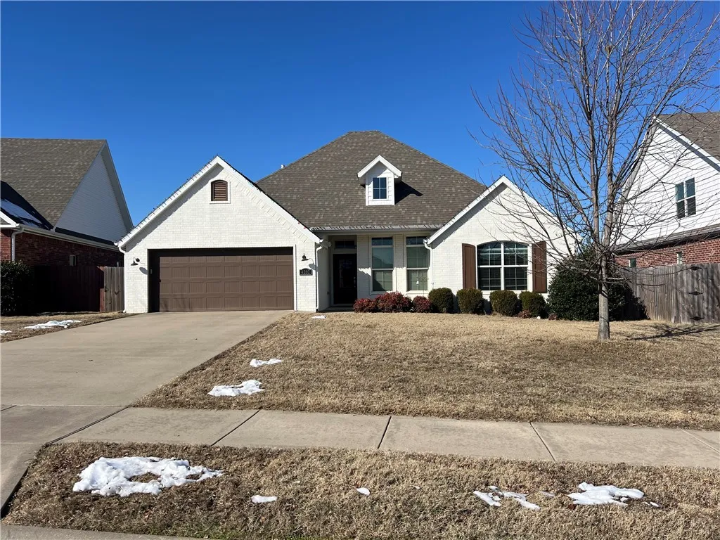 Bentonville, Arkansas 72712, United States, 4 Bedrooms Bedrooms, ,2 BathroomsBathrooms,Residential,Pending,18450