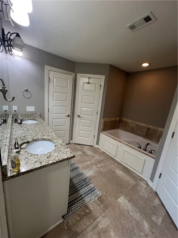 Bentonville, Arkansas 72712, United States, 4 Bedrooms Bedrooms, ,2 BathroomsBathrooms,Residential,Pending,18450