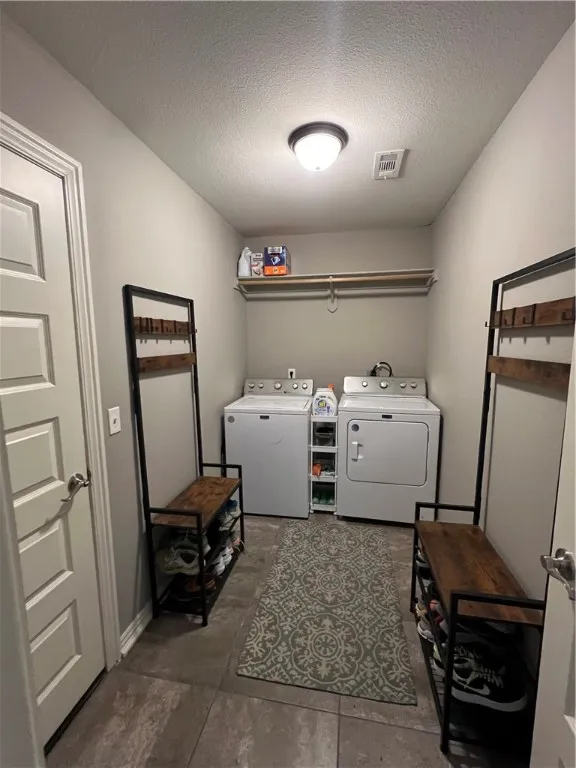 Bentonville, Arkansas 72712, United States, 4 Bedrooms Bedrooms, ,2 BathroomsBathrooms,Residential,Pending,18450