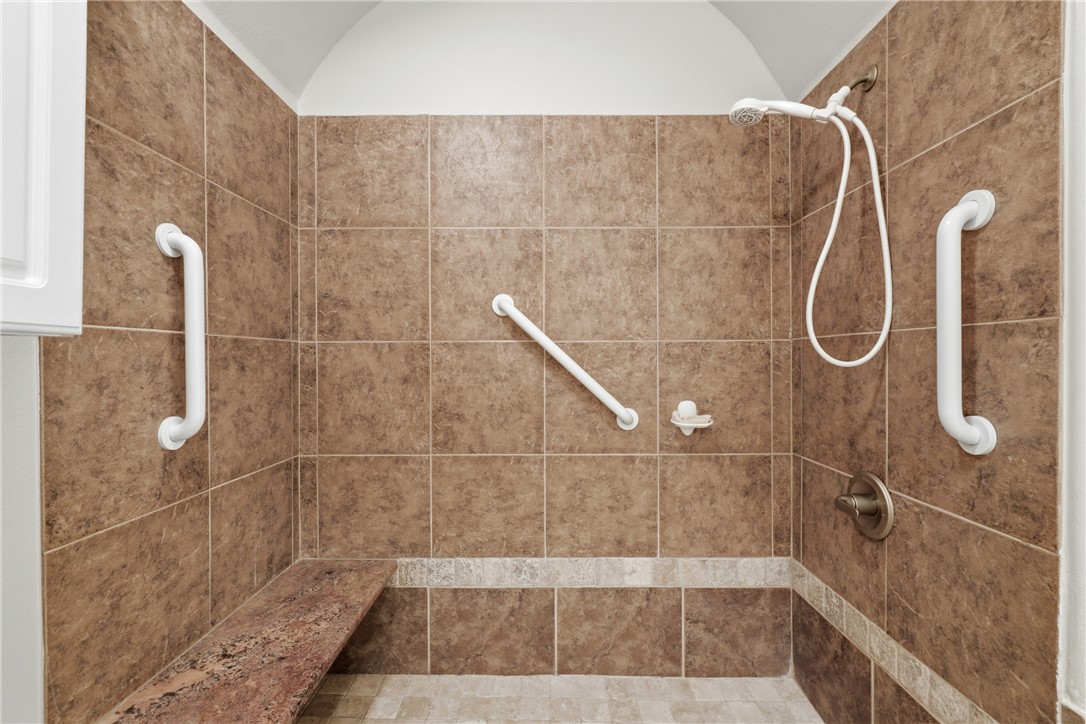 Homes At Oakmont Horizontal Prop Rogers - Residential