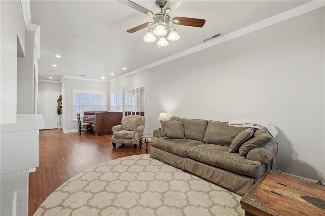 Homes At Oakmont Horizontal Prop Rogers - Residential