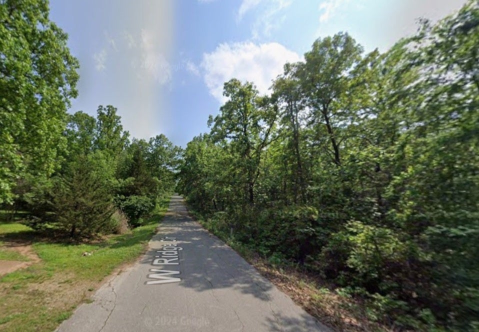 1307 W Ridge Circle