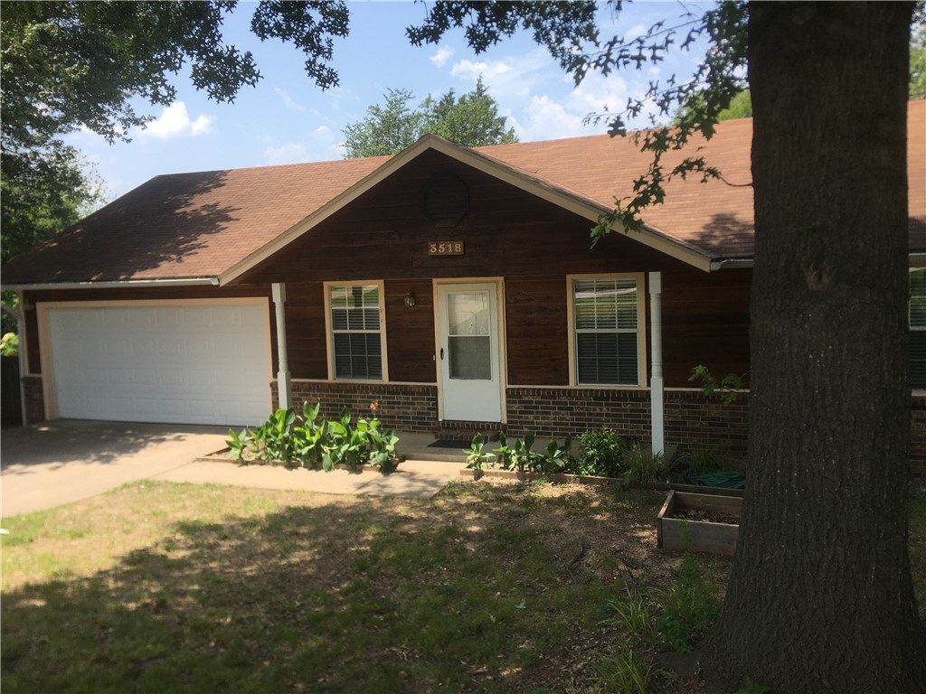 This is a NO pet property.
Cozy 3 bedroom/ 2 bathroom with granite countertops. Back deck for those warm summer nights and plenty of backyard space for get-togethers. You can even put in a garden with some vegetables out back. Located 3 minutes from I-49 and a variety of local WMT & restaurants. Jump on a bike and head to the UofA and Centennial Park bike trails.
We do not advertise on Craigslist or Facebook Marketplace.
S.A.F.E. Property Management residents are enrolled in the Resident Benefits Package (RBP) for $35.00/month which includes liability insurance, credit building to help boost the residentās credit score with timely rent payments, up to $1M Identity Theft Protection, HVAC air filter delivery...etc.