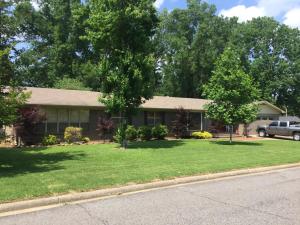 1702 West 3rd Ct- Over 2800 sq ft, brick, excellent 4 bdr,3full bath, 2 laundries, large playroom, 3/4'' solid maple flooring, granite countertops, walk-in shower, whirlpool tub, huge closets, large master suite. Fenced back yard, storage building, large corner lot.