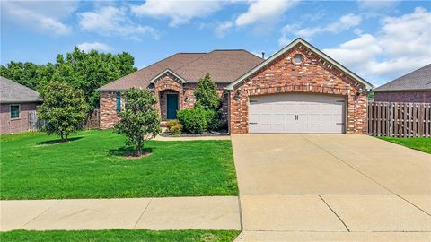 Photo of 760 Sienna Drive, Centerton, AR 72719 (MLS # 1344635)
