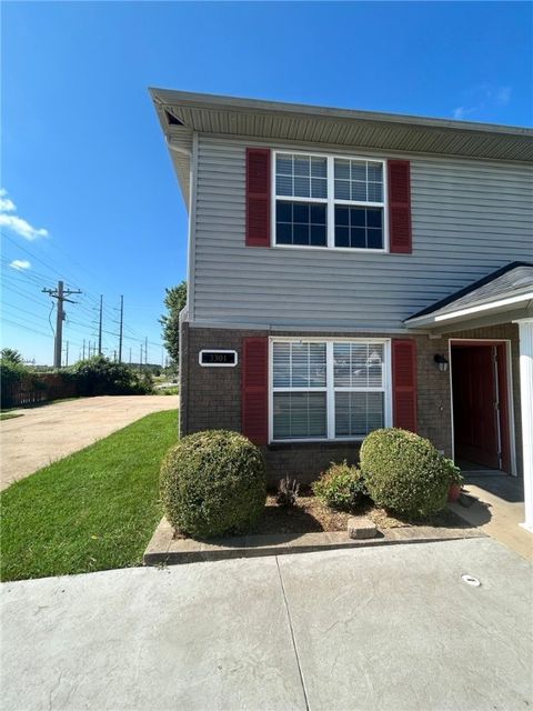 Photo of 3301 SW Victoria Place 1 #1, Bentonville, AR 72712 (MLS # 1333774)