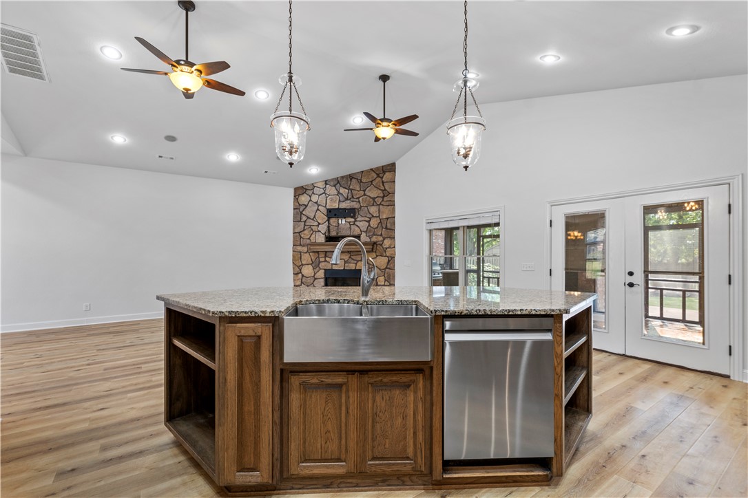 Windsor Manor - Residential