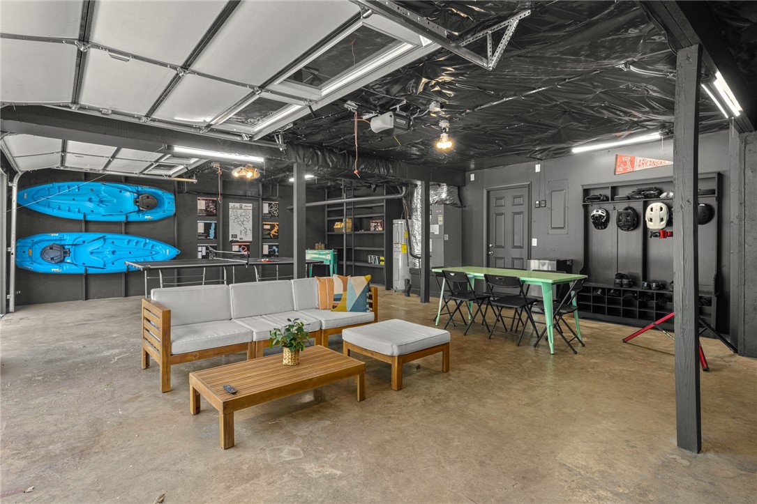 Wentworth Sub Bvv - Residential Lease