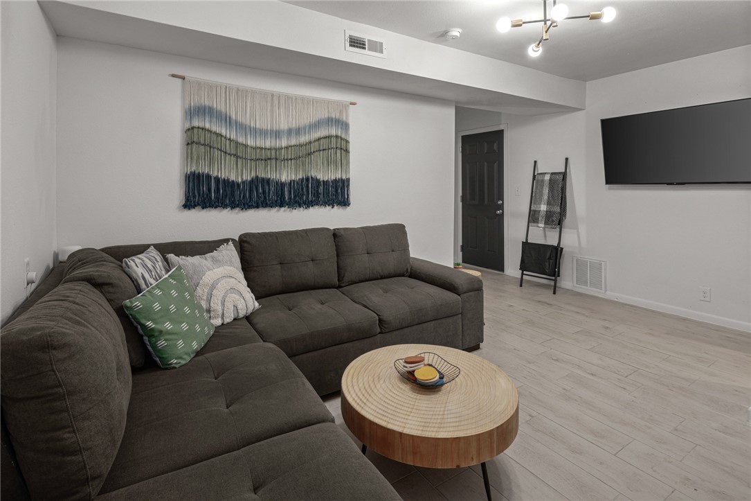 Wentworth Sub Bvv - Residential Lease