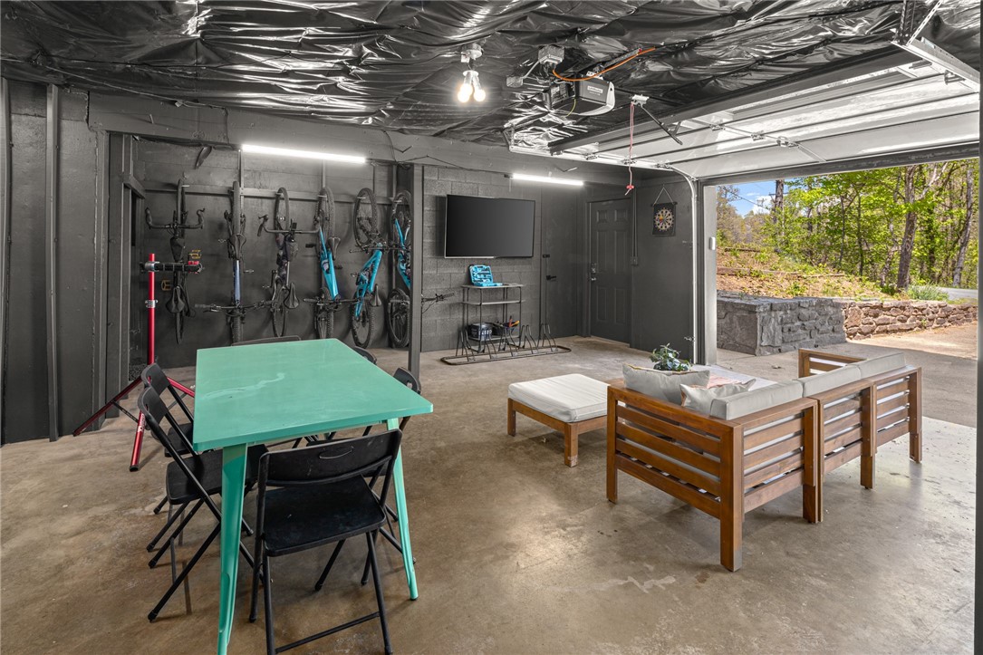 Wentworth Sub Bvv - Residential Lease