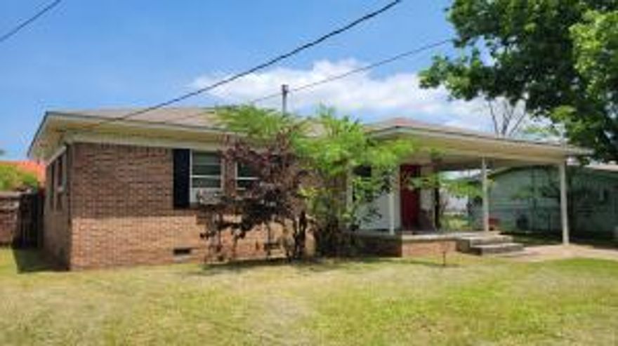 Brick 3 bedroom 1 bath with spacious kitchen and fenced backyard. This home has a great floor plan, up is in need of repairs. Repair and reap the benefits.