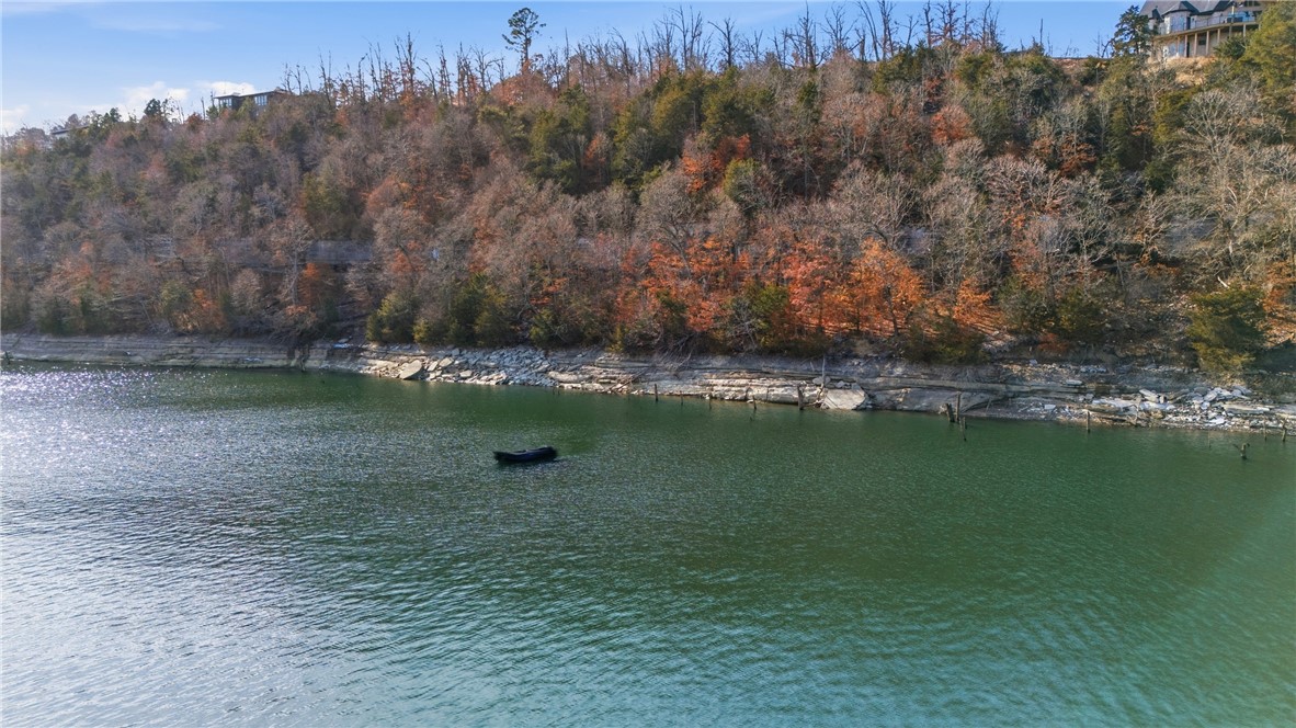 Escarpment Add Ruban - Land